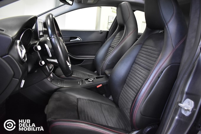 MERCEDES-BENZ CLA 180 d Automatic Premium